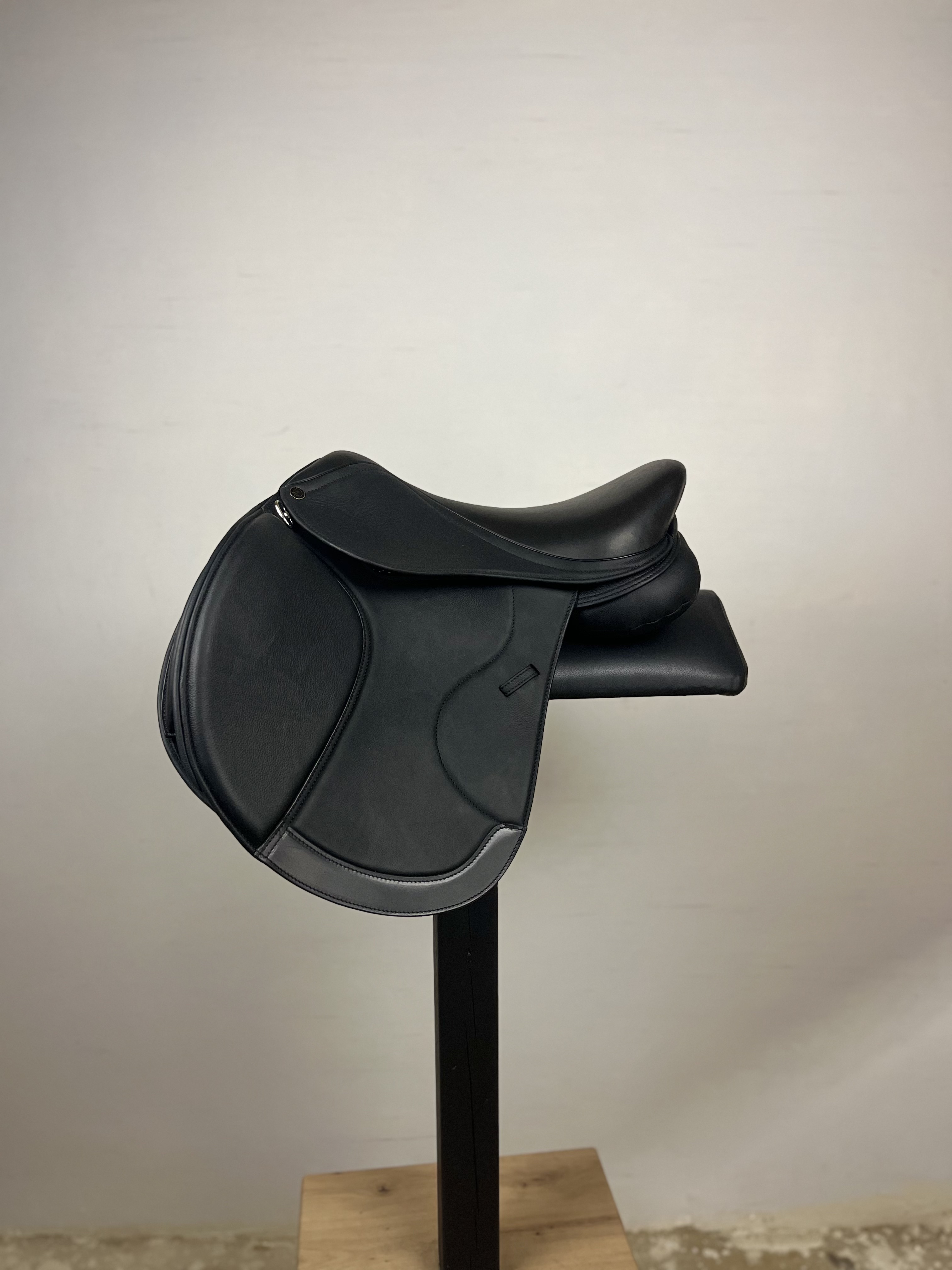Nova Impulse S – Springensattel – Bild 1 von 1